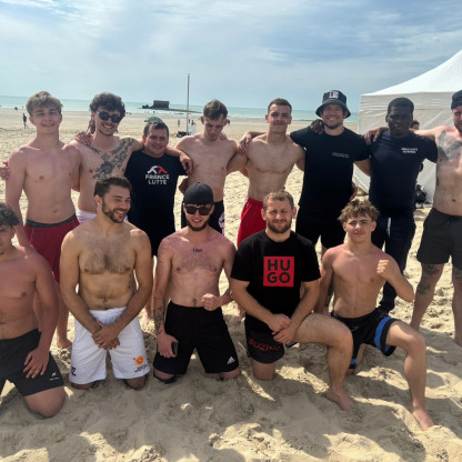 BEACH-WRESTLING