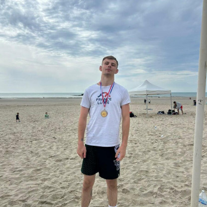 BEACH-WRESTLING