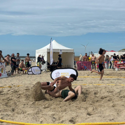 BEACH-WRESTLING